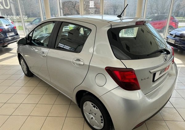 Toyota Yaris cena 37500 przebieg: 142578, rok produkcji 2015 z Częstochowa małe 497